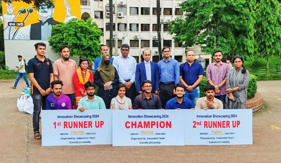 Champion, 1st runner-up and 2nd runner-up teams of Innovation Showcasing 2024